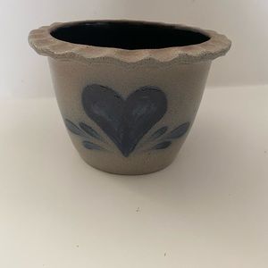 Vintage Rowe Pottery Works 1989 Heart Scalloped Bowl Planter. 4”